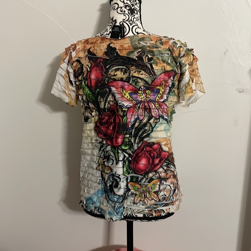 New Directions Ruffled front and back top - Picture 2 of 3